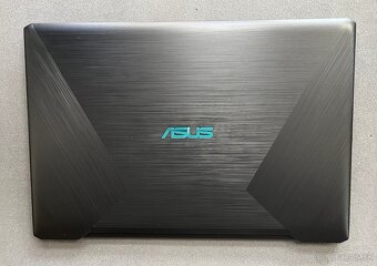 ASUS VivoBook M570D - 3