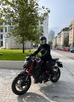 Honda Hornet CB750 2023 - 3