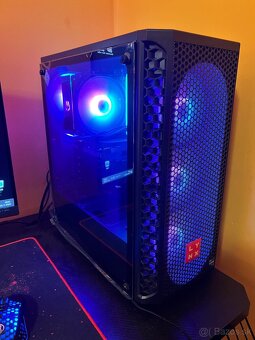 Predám herný PC + herný monitor AOC - 3
