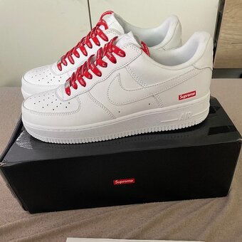 Nike Air Force x Supreme - 3
