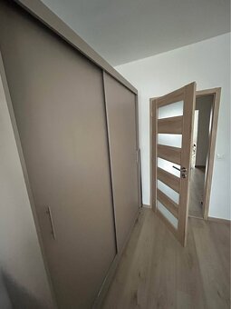 Šatniková skriňa Baker 180x215cm / Dohoda - 3