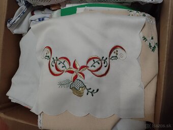 Obrusy s vianočným motívom. - 3