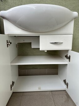 Skrinka s umývadlom - 3