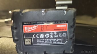 Milwaukee FUEL Razový uťahovak - 3