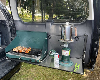 Predám expedičný sklápací stôl Bison Gear na LandCruiser - 3