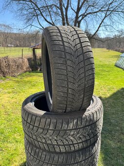 245/40 R18 - 3
