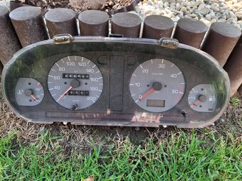 Prístrojový panel, budíky, tachometer. - 3