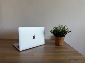 Notebook MacBook Pro 13 M1 strieborný 512GB - 3