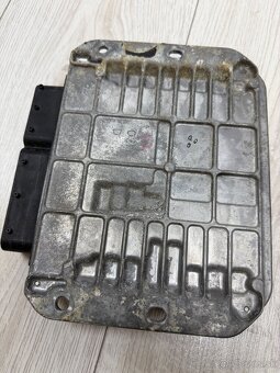 Riadiaca Jednotka Mitsubishi 1860C106 Denso 275700 2952 - 3