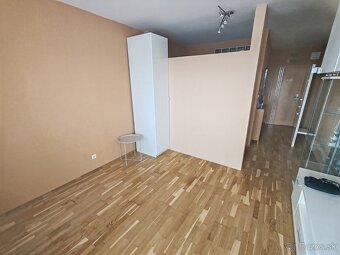 Topoľčany - garsónka s balkónom - 3