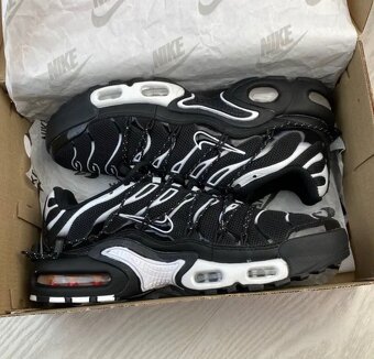 Nike Air Max Plus TN lace Toggle Black&white - 3