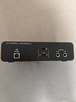 Behringer UMC 202 HD - 3