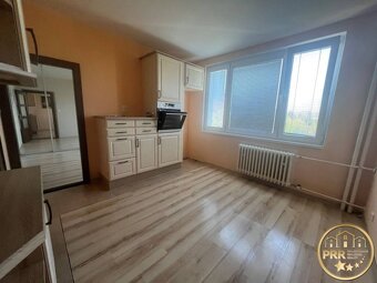 ZNÍŽENÁ CENA Predaj 3.iz.bytu 77m2 s balkónom a pivnicou - 3