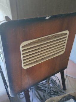 Televízor Tesla. Staré rádio s gramofónom - 3
