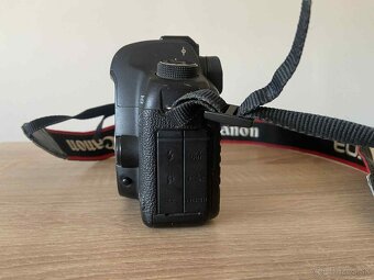 Canon EOS 5D Mark II + blesk Canon Speedlite 550EX - 3
