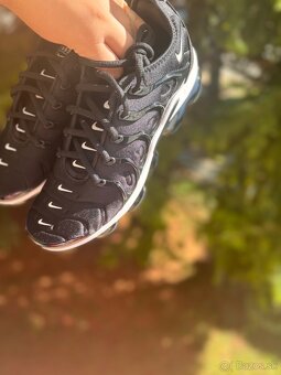 Nike Air Vapormax Plus - 3