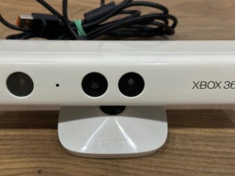 Kinect senzor na XBOX 360 biely - 3