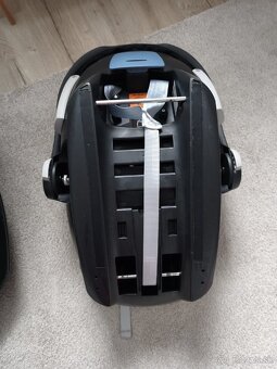 Cybex Aton 5 + základňa Cybex Aton Base 2-Fix – 70 €
 - 3