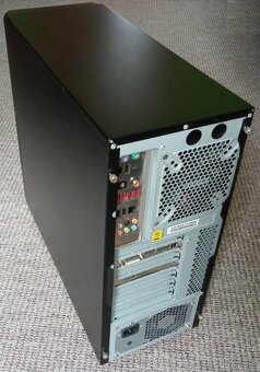 PC Xeon E5450 3GHz, 8GB RAM, QUADRO 2000, 240GB SSD + 500GB - 3