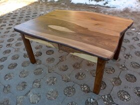 Konferenčný stolík z orecha 2 - 3