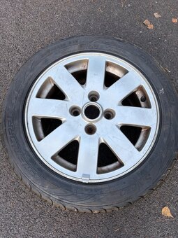 Pneu - 205/55 R16 nove - 3