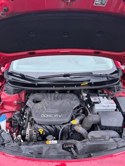 Hyundai i30 Hatchback 1.6 MPI Benzín, 88kW - 3