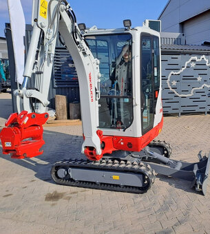 TAKEUCHI TB320 - DIESEL - 3