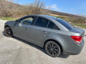 Chevrolet cruze 1.6 sedan 2009 - 3