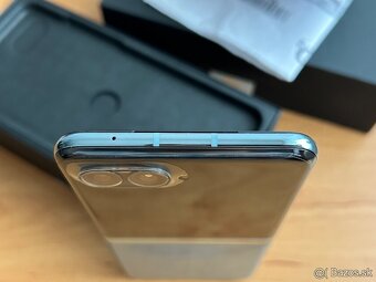 Motorola Razr 40 Ultra Glacier Blue 256GB - 3
