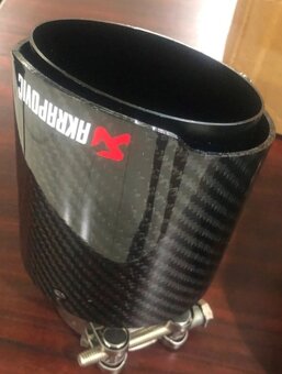 NOVÁ Univerzálna "carbon" koncovka výfku logo: akrapovič - 3