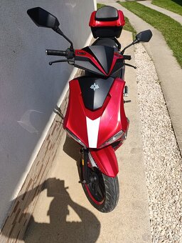 Adamoto 125 skúter - 3
