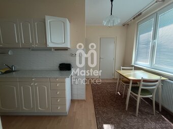 Veľký 2-izbový byt, Výborná lokalita, výborná investícia - 3