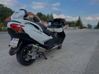 Suzuki Burgman 650 EXECUTIVE - 3