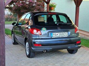 Peugeot 206+ 2012 1.4 benzín - 3