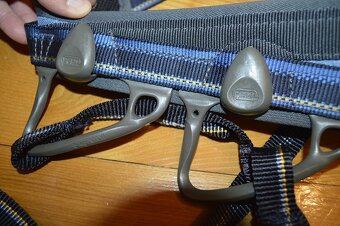 predam novy horolezecky popruh/opasok PETZL - 3