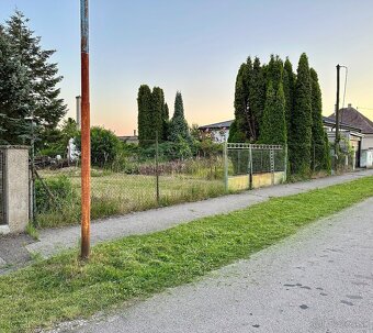 Veľký stavebný pozemok Brunovce, 1761m2 + IS pred pozemkom - 3