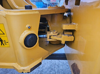kolesový nakladač VOLVO L45B - 3