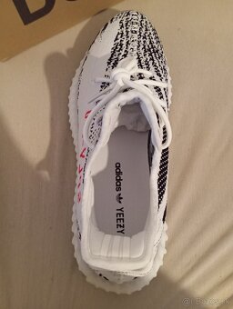 Yeezy Boost 350 V2 Zebra - 3
