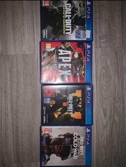 PlayStation 4 - 3