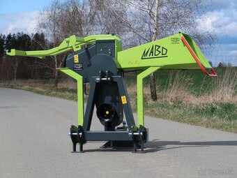 Štiepkovač špalíkovač za traktor s řemenovým převodem - 3