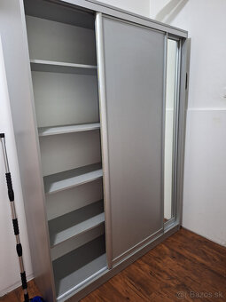 Skriňa IKEA s posuvnými dverami - 3