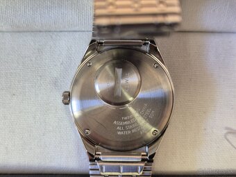 Timex Q Reissue Multifunctional TW2V18300 - 3
