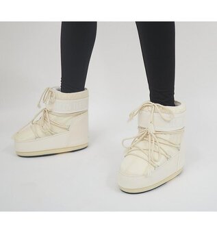 Moon Boot - 3