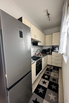 Na predaj poschodový rodinný dom s krásnou záhradkou - 3