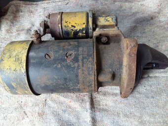 Bielorus Diely EO2621a starší guľatejši typ Bielorus d65 - 3