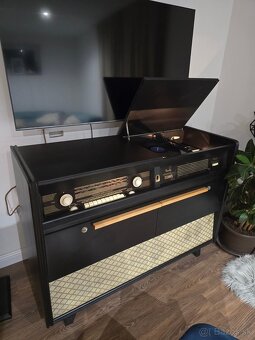 Tesla Rádio Viola ako dizajnový nábytok. - 3