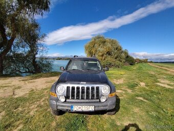 JEEP Cherokee KJ model RENEGADE - 3