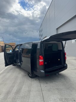 Na prenájom: Peugeot Traveller – pohodlný 8-miestny van - 3