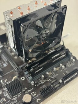 Základná doska GIGABYTE Q270M-D3H, Procesor i7 7700,16gb Ram - 3