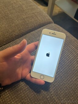 Predám Apple Iphone 8 64gb - 3